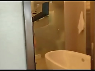 ?shemale?ting-xuan outdoor pee compilation