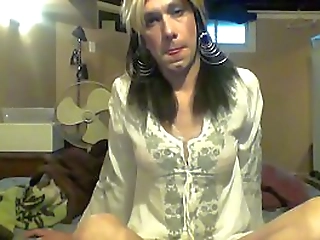 horny tranny isabelli potter doing solo masturbation at the bar