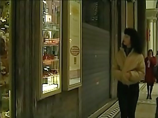 black beauty tgirl gets banged on the kitchen table