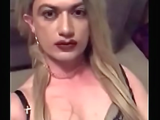 close-up sissy bimbo cumshot